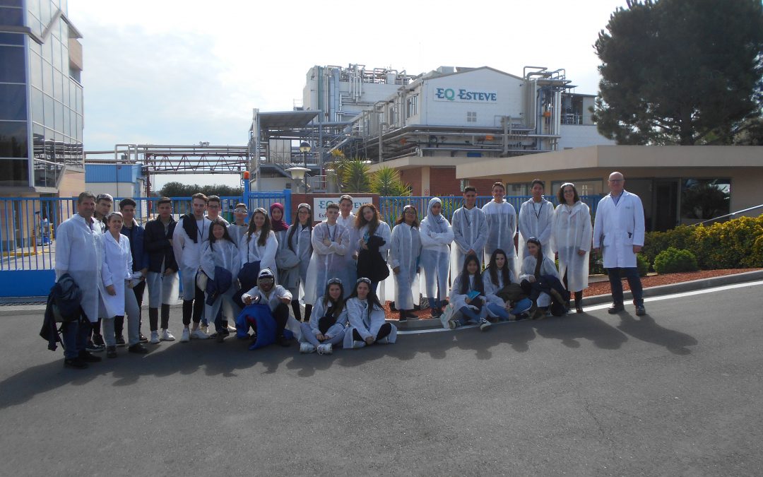 Els futurs científics visiten Laboratoris Esteve