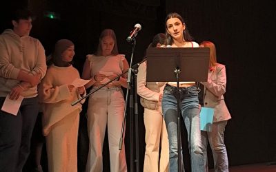 Lectura en veu alta de poesia